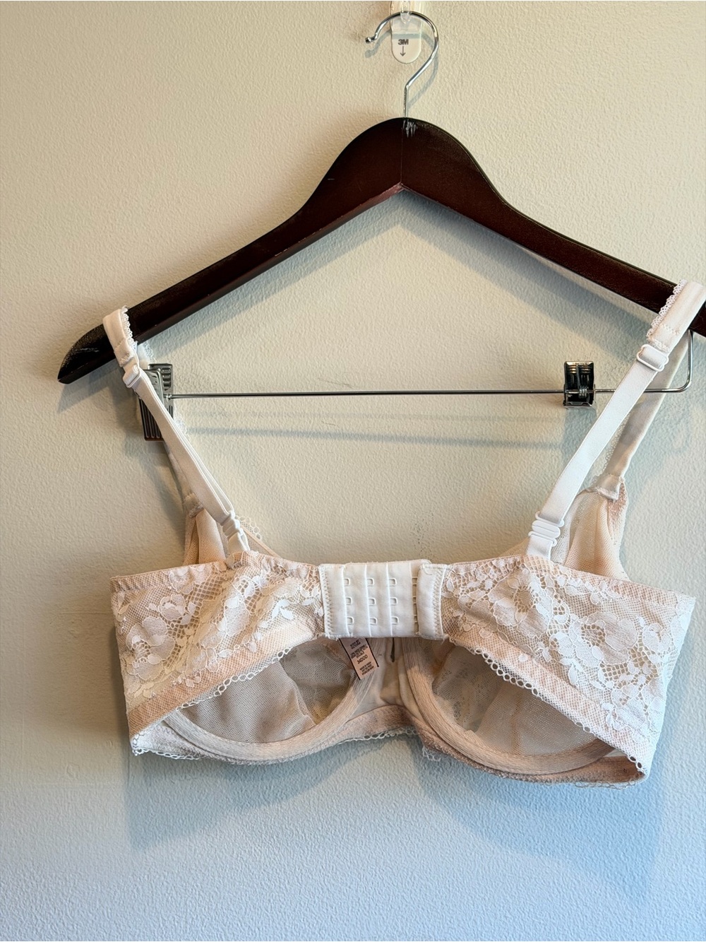 Victoria's Secret White Lace Bralette Size 34DDD - Picture 3 of 4